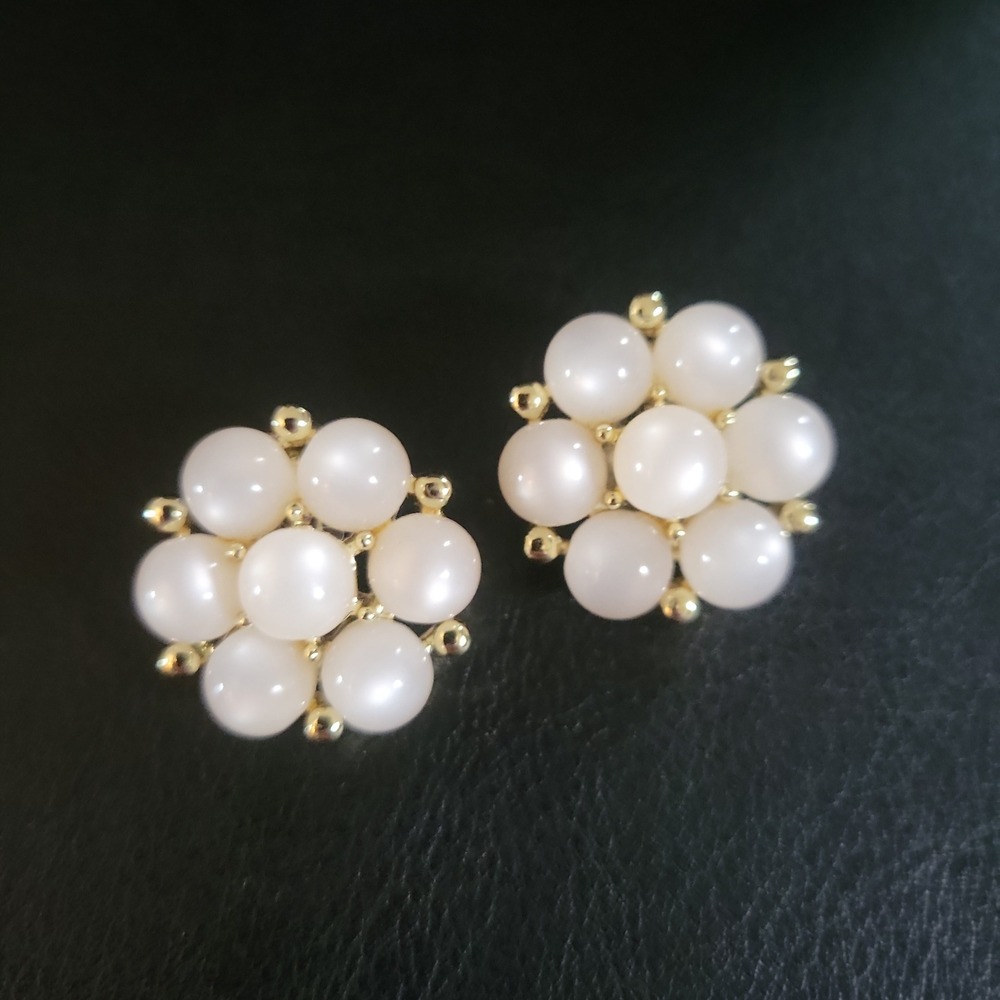 Lisner Vintage Gold Tone Faux Pearl Moonglow Clip On Earrings Size‎ Coquette 60s